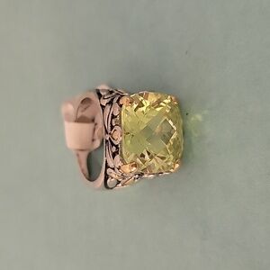 Fashion Ring with Green Stone